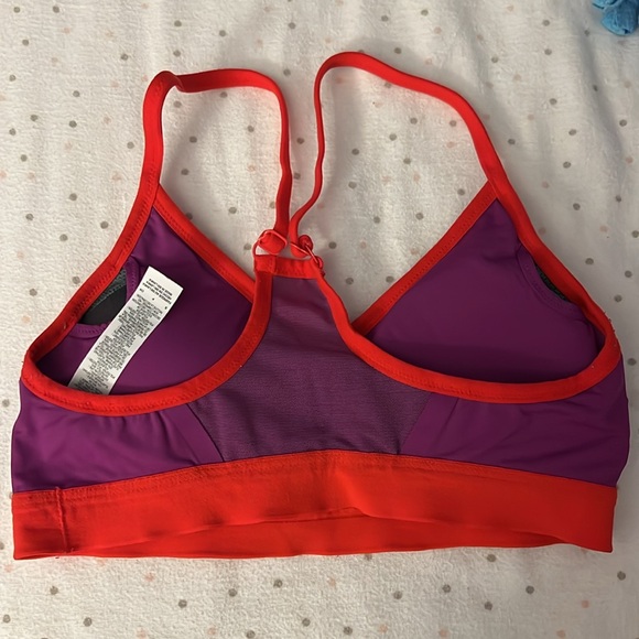 Nike racerback sports bra - Picture 2 of 4